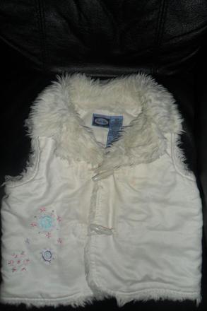 Kožušinková vesta, 104