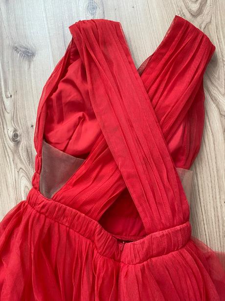 Spoločenské šaty zn. asos, 32