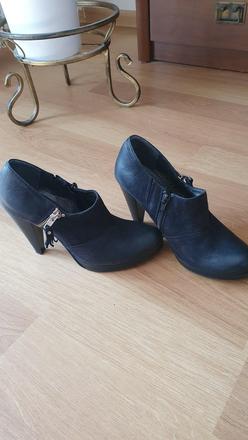 Kotničky kožene, 37