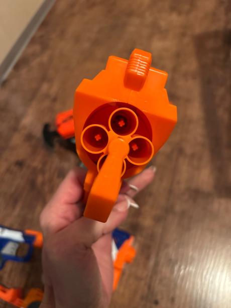 Nerf zbraň 5x + naboje,