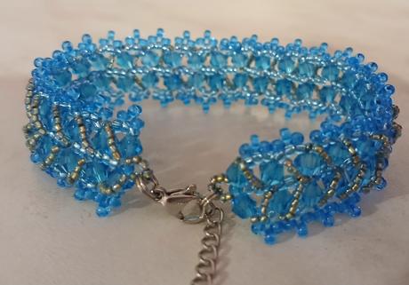 Jemné náramky zo sklenených korálok českej výroby, 