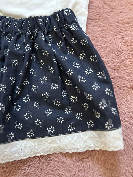 Dievčenský folklórny set, 110