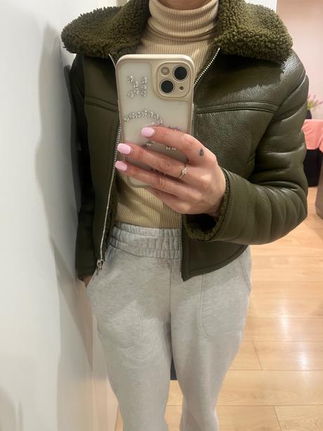 Damska tepla bundićka, bershka,xs