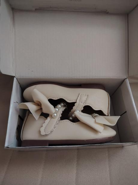 Krémové topánky balerínky s mašličkou, 22