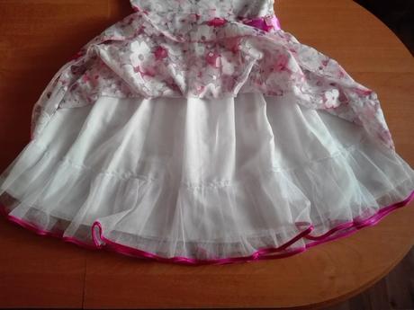 Sviatočné šaty, 116