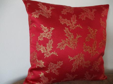 Obliečka  vianočná brokátová červeno zlatá, 