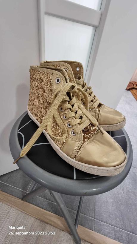 Zlate flitrove trblietave tenisky, 33