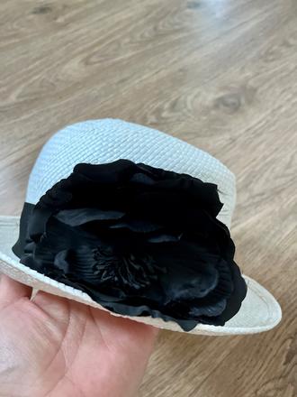 Klobúk, marks & spencer,122