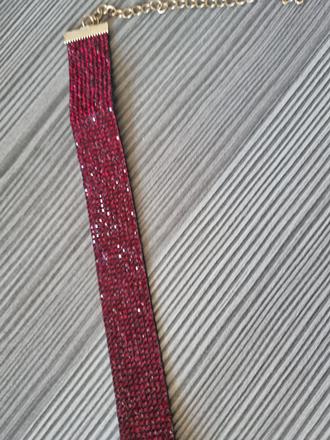 Choker s kamienkami, 