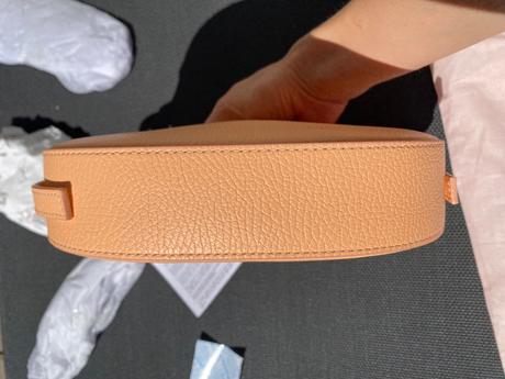 Kožená kabelka coccinelle hobo tvar, coccinelle