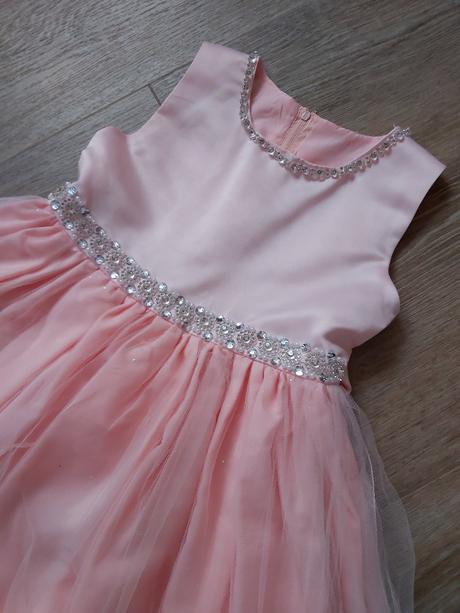 Spoločenské šaty, 110