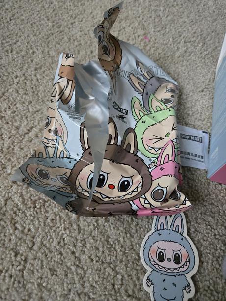 Labubu exciting macarons, 