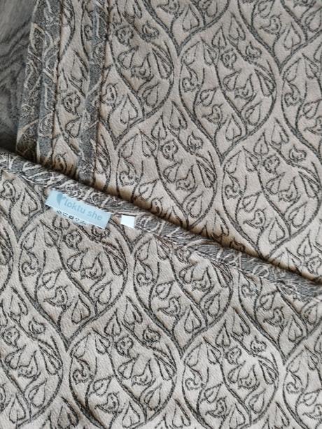 Šatka loktu she, loktu she