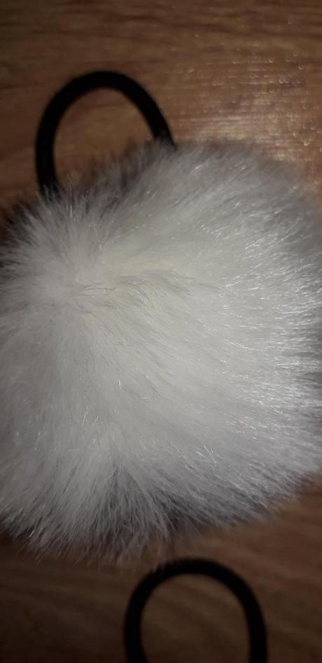 Gumička do vlasov pom pom biela,