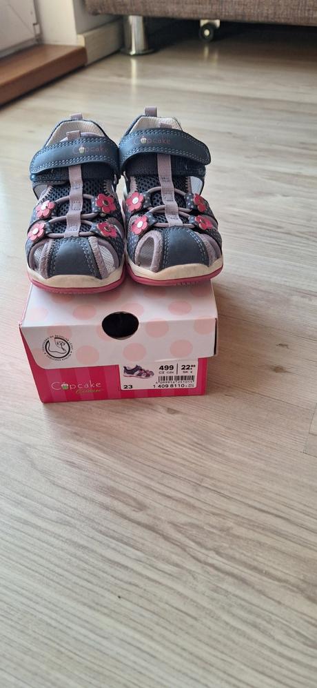 Kozeno textilne sandalky, 23