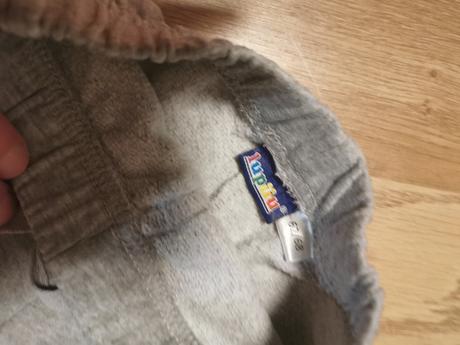 2 x tepláky, lindex,62