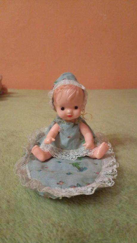 Bábiky + oblečenie darčeky.,