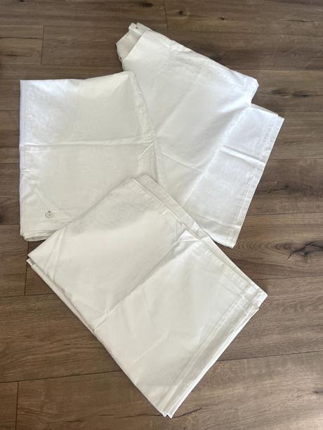 Biele damaškové obliečky - na manželskú postel,
