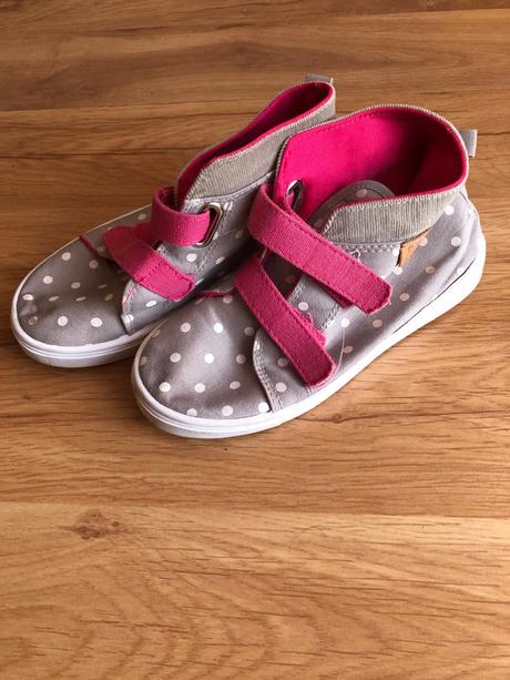 Dievčenské plátenky, 29