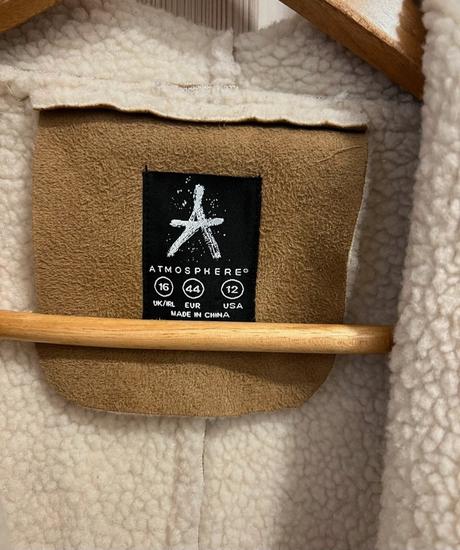 Tepla vesta, atmosphere,l