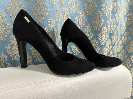 Elegantne semišove lodičky, 38