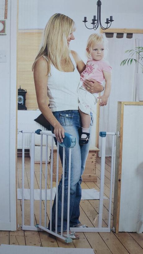 Detská kovová bezpečnostná zábrana na dvere,schody, safety 1st