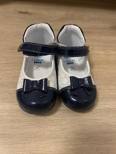 Sandalky, lasocki,22