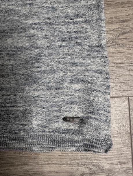 Tenký pulovrík, zara,122