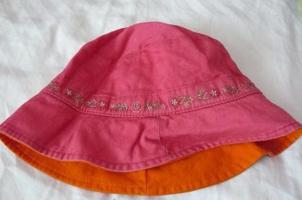 Klobúk- obojstranný na 2-3 roky, 92