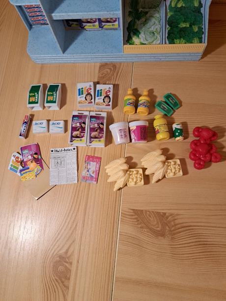 Barbie happy family neighborhood shopping fun, 