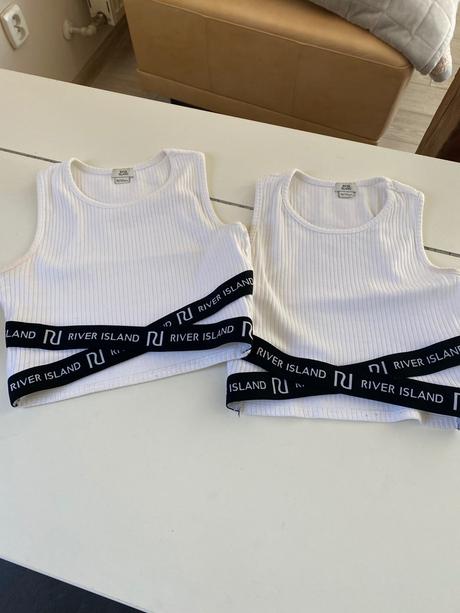 Trička ,cena za obe, river island,128