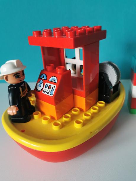 Lego duplo hasičský čln,