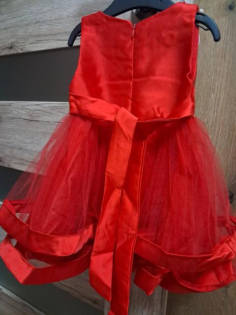 Smaragdovo  zelené,červené  slávnostné šaty, 86