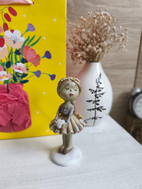 Krásna postavička dievčatko, 