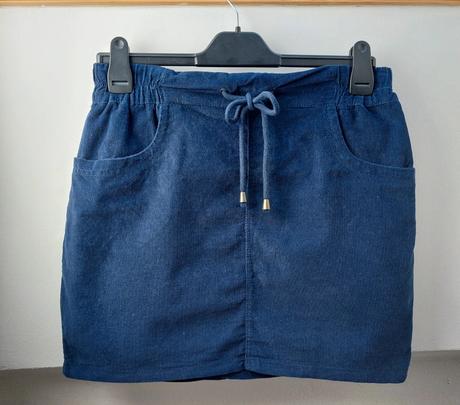 Tmavomodrá tenká menčestrová sukňa (veľ. 40/l), fishbone,l