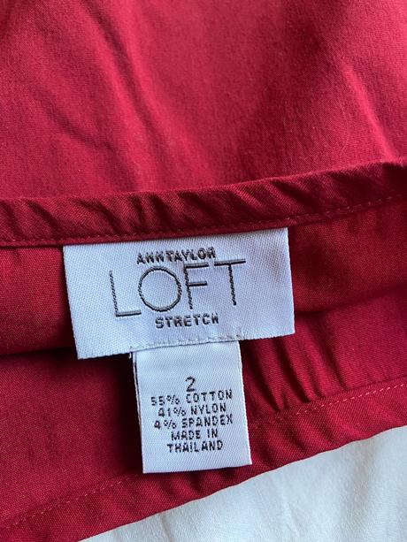 Ann taylor loft malinová sukňa s volánom, s