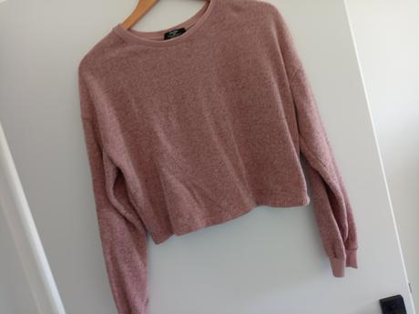Crop svetrík, bershka,m