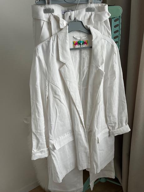 Biely dámsky kostým, amisu,xs