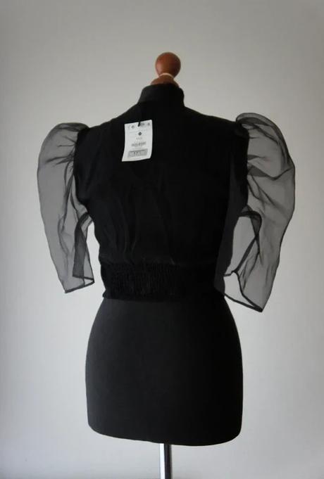 Čierny organzový crop top, bershka,m