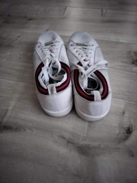 Platené tenisky, 36