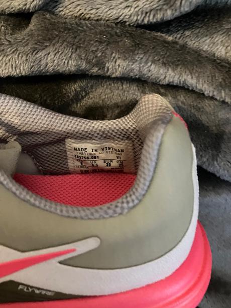 Ultraľahké tenidky, nike,38