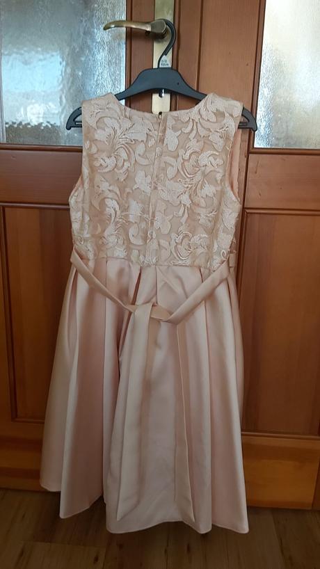 Slávnostné šaty, 152