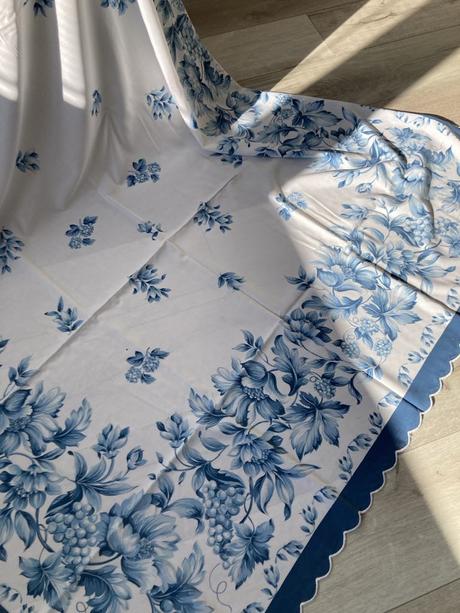 Bavlnený obrus s modrým vzorom,, 