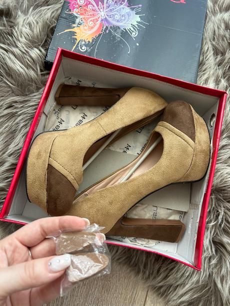 Topánky na vysokom opätku, 40