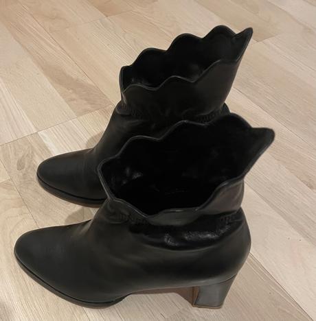 Red valentino kožené členkové čižmy, 37