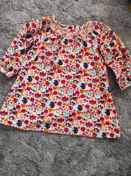 Menčestrové šaty, marks & spencer,98