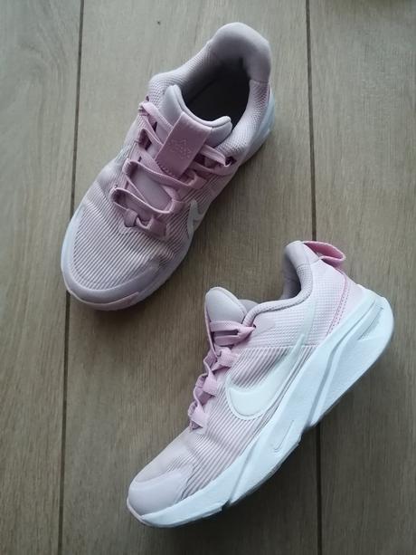 Ľahké vzdušné nike tenisky, nike,30