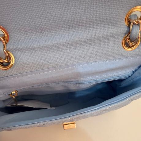 Krásna prešívaná kabelka v baby blue, 