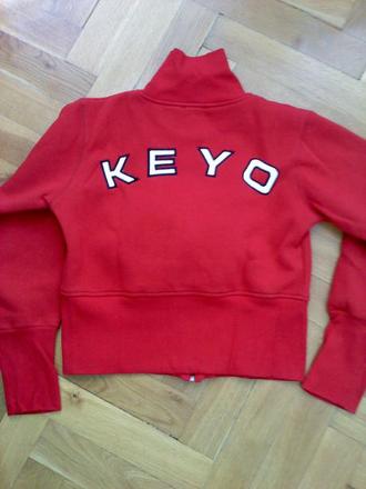 Mikina s nápisom keyo, m