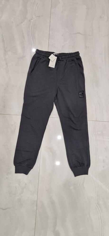 Tepláky zn. reserved - v. 170 nové, reserved,170